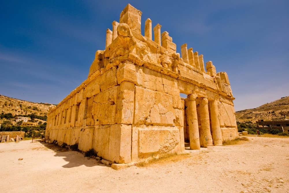 ruines au village de iraq al amir